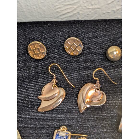 Earring Lot of Ten Gold Tone Whimsical Boho Costume Earrings - Picture 8 of 11